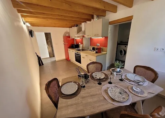 Maison De Village En Pierres